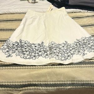 Dressbarn skirt with floral print size 10